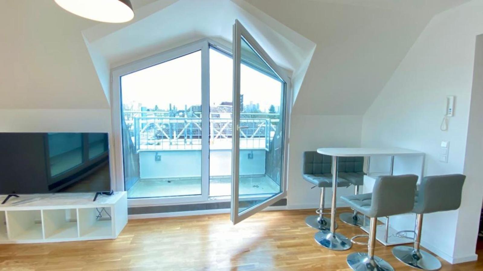 Schoenes Erwachen Im Frankfurter Penthouse フランクフルト エクステリア 写真
